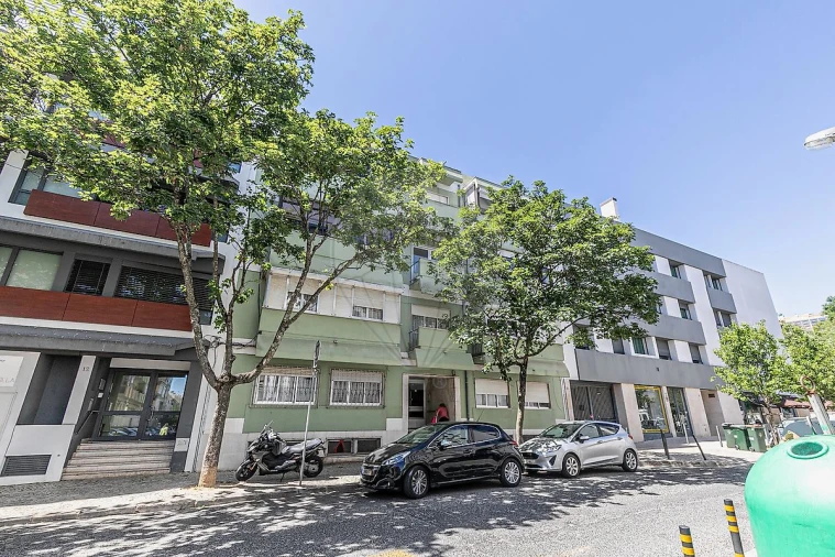Apartamento T3 para Arrendamento em São Domingos de Benfica Foto 24