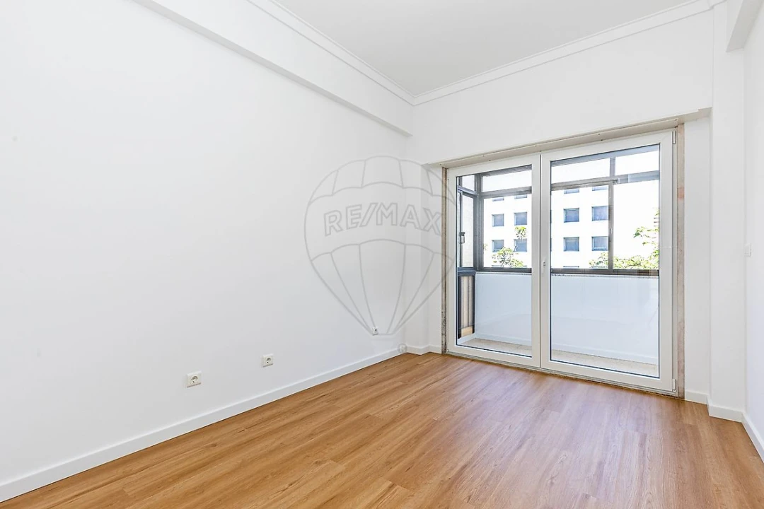 Apartamento T3 para Arrendamento em São Domingos de Benfica Foto 26
