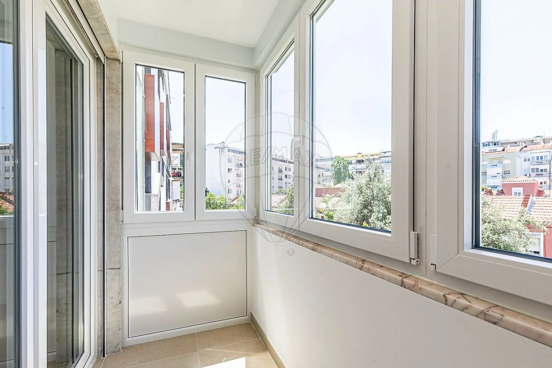 Apartamento T3 para Arrendamento em São Domingos de Benfica Foto 21