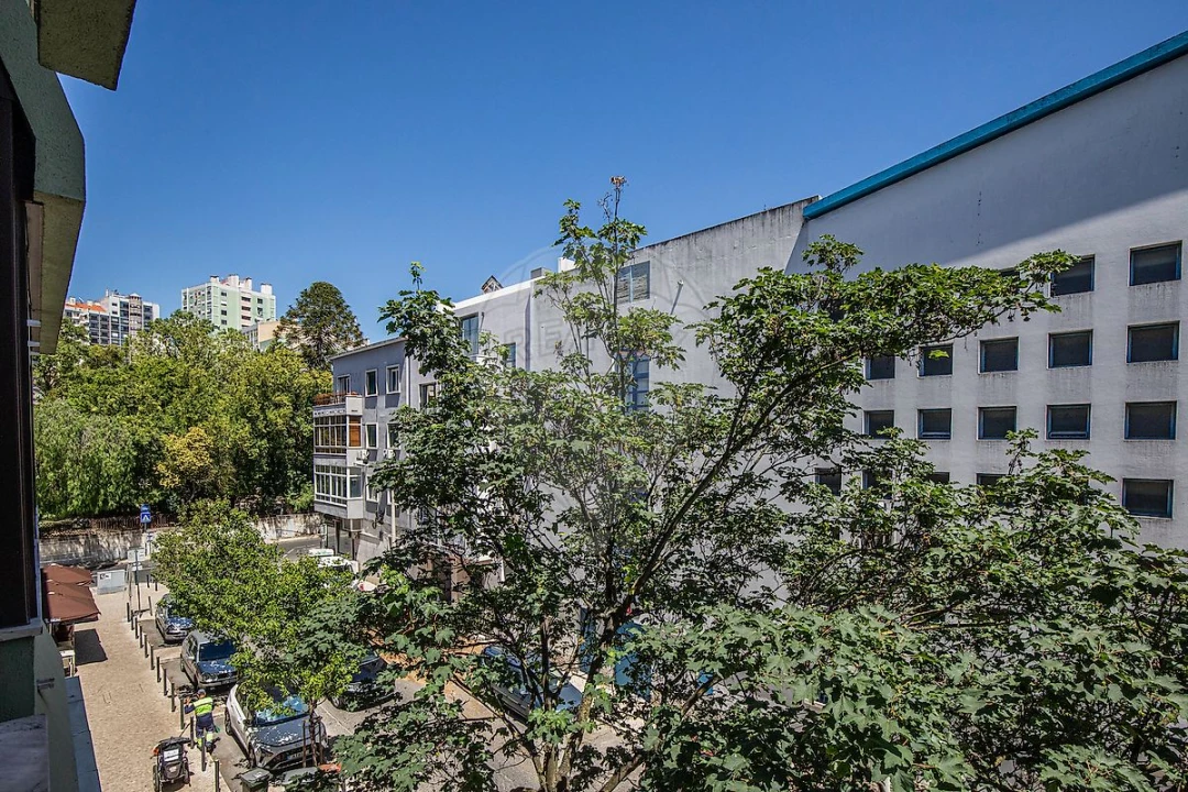 Apartamento T3 para Arrendamento em São Domingos de Benfica Foto 27
