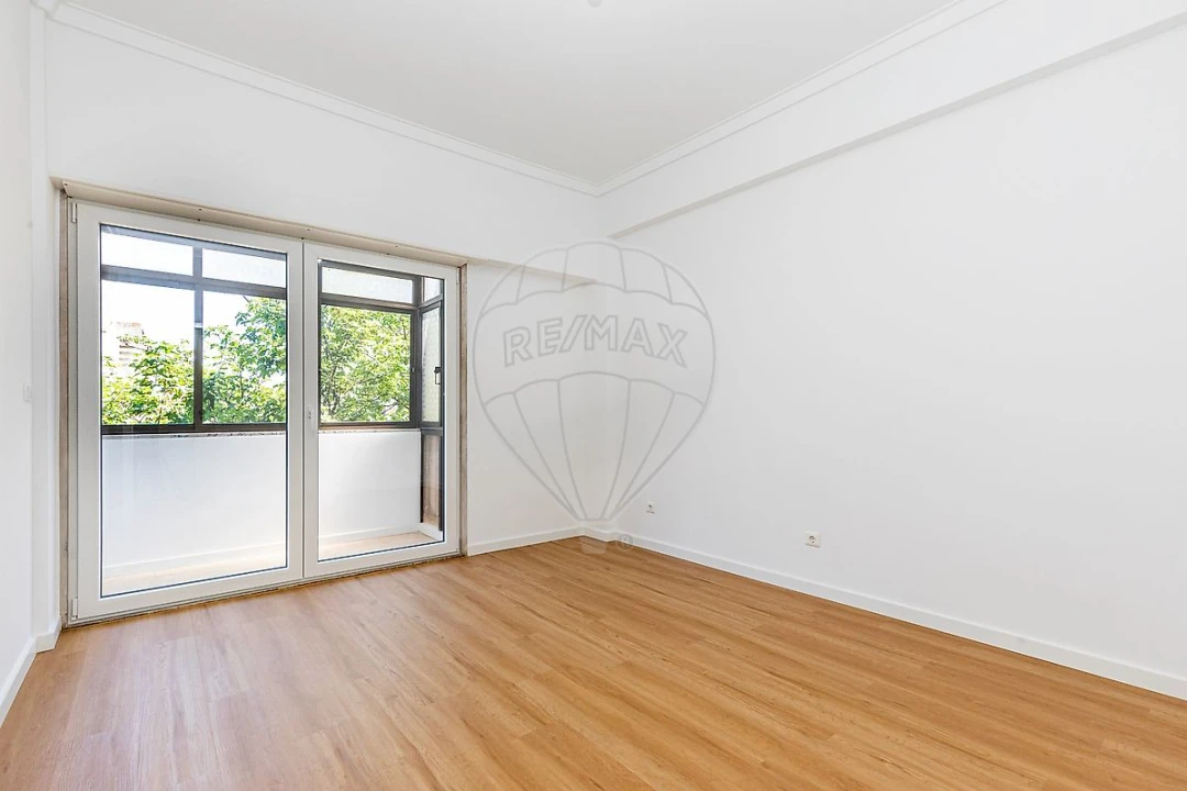 Apartamento T3 para Arrendamento em São Domingos de Benfica Foto 13