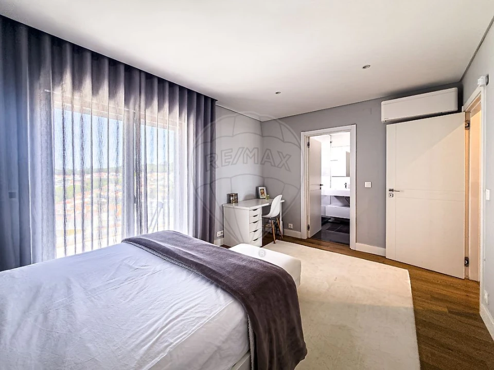 Apartamento T3 para Venda em Ajuda Foto 6
