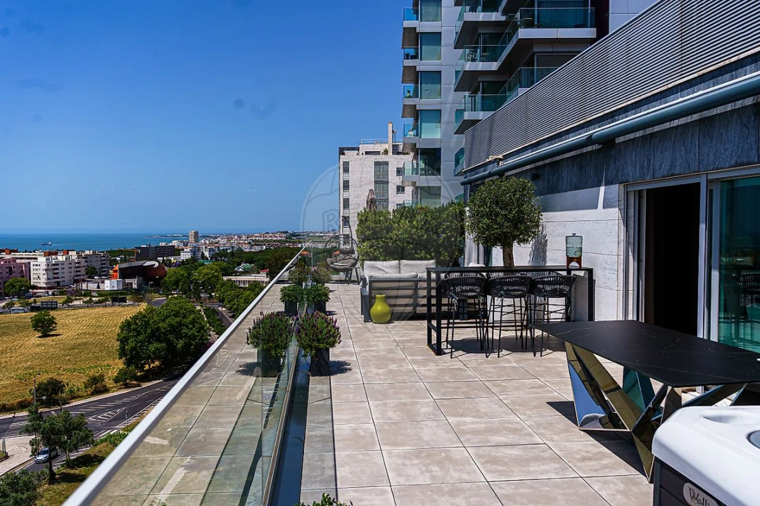 Apartamento T3 para Venda em Ajuda Foto 1
