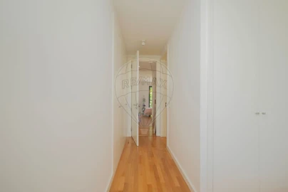 Apartamento T3 para Arrendamento em Carcavelos e Parede