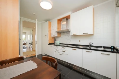 Apartamento T3 para Arrendamento em Carcavelos e Parede