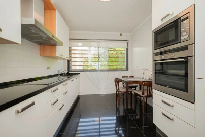 Apartamento T3 para Arrendamento em Carcavelos e Parede