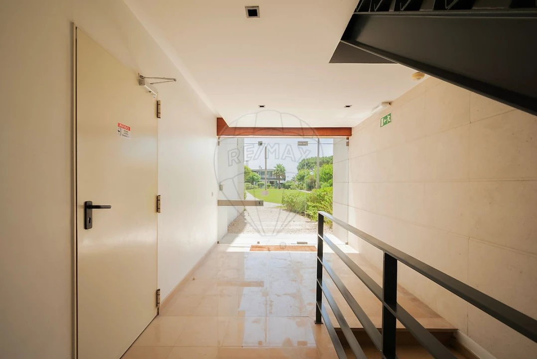 Apartamento T3 para Arrendamento em Carcavelos e Parede Foto 4