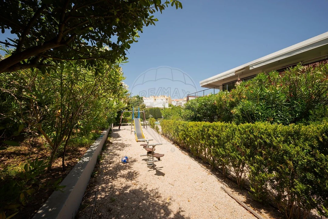 Apartamento T3 para Arrendamento em Carcavelos e Parede Foto 26