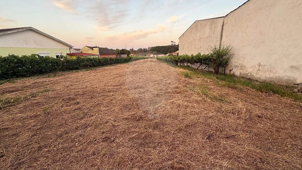 Terreno para Venda em Eixo e Eirol Foto 4