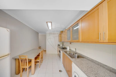 Apartamento T2 para Venda em Eixo e Eirol