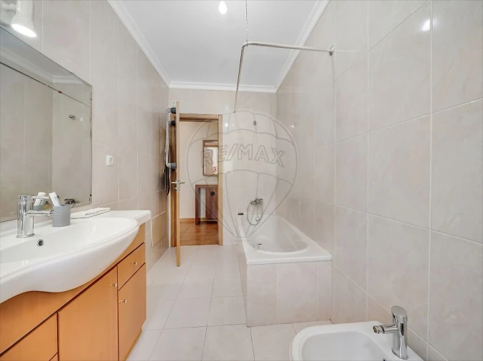 Apartamento T2 para Venda em Eixo e Eirol Foto 2
