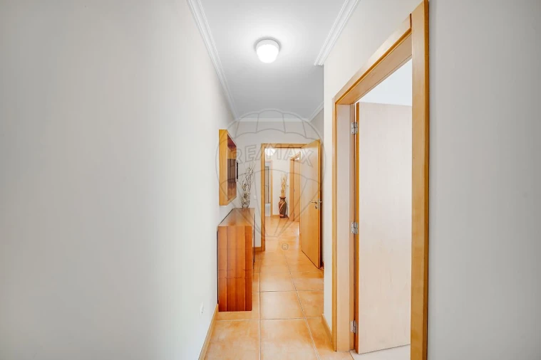 Apartamento T2 para Venda em Eixo e Eirol Foto 18