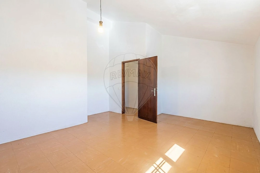 Moradia T4 para Venda em Aveiras de Cima Foto 39