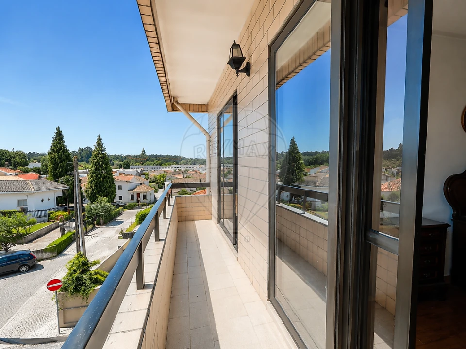 Apartamento T3 para Venda em Nogueira e Silva Escura Foto 1