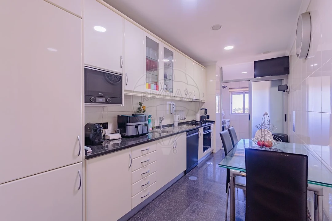 Apartamento T2 para Venda em Moreira Foto 19