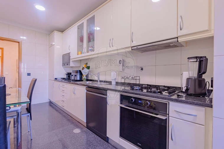 Apartamento T2 para Venda em Moreira Foto 21