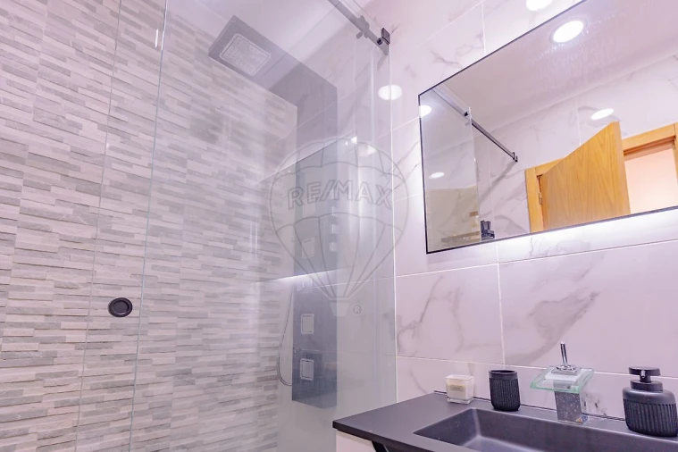 Apartamento T2 para Venda em Moreira Foto 31