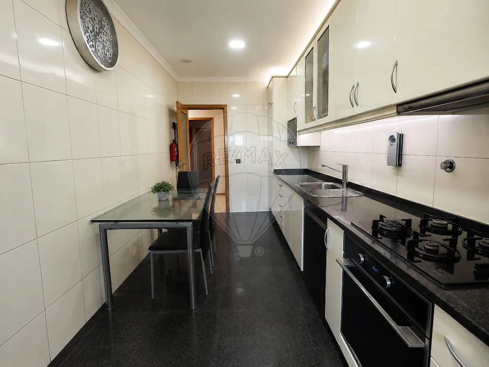 Apartamento T2 para Venda em Moreira Foto 14