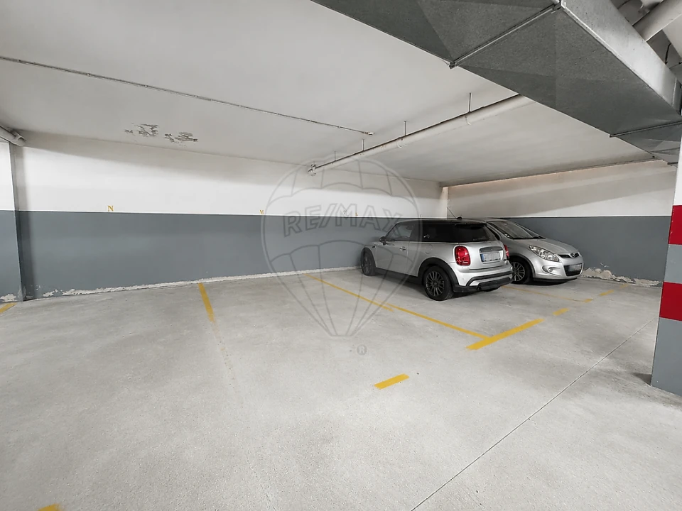 Apartamento T2 para Venda em Moreira Foto 6