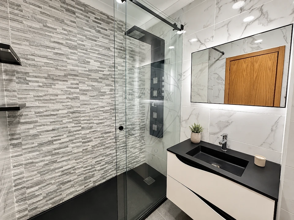 Apartamento T2 para Venda em Moreira Foto 5