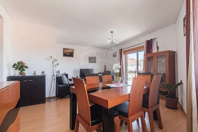 Apartamento T2 para Venda em Algueirão-Mem Martins