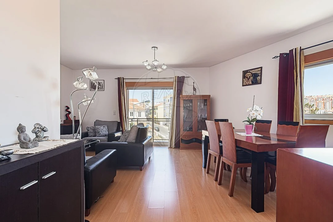 Apartamento T2 para Venda em Algueirão-Mem Martins Foto 4