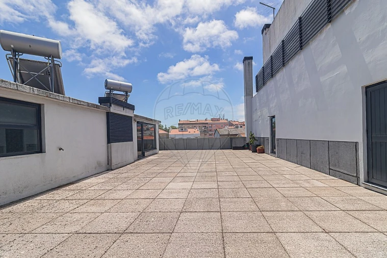 Apartamento T2 para Venda em Algueirão-Mem Martins Foto 49