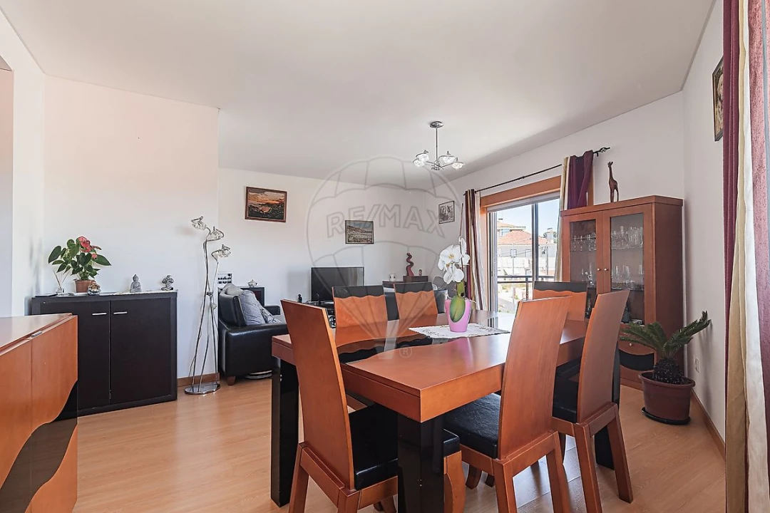 Apartamento T2 para Venda em Algueirão-Mem Martins Foto 3