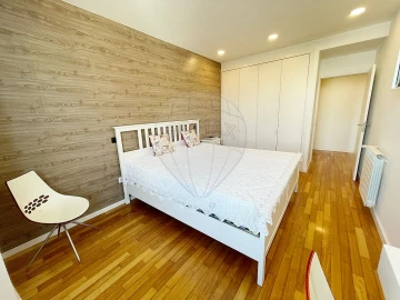 Apartamento T3 para Venda em Póvoa de Varzim, Beiriz e Argivai