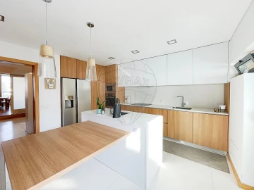 Apartamento T3 para Venda em Póvoa de Varzim, Beiriz e Argivai
