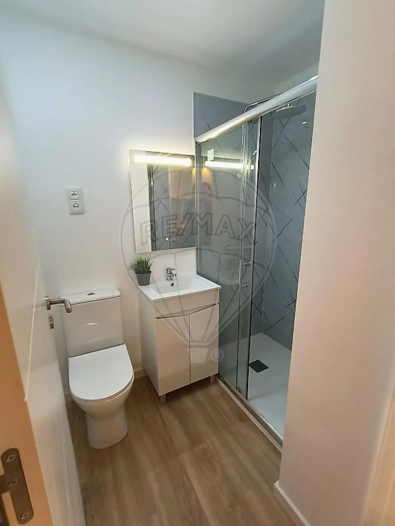Apartamento T1 para Venda em Cedofeita, Santo Ildefonso, Sé, Miragaia, São Nicolau e Vitória Foto 6