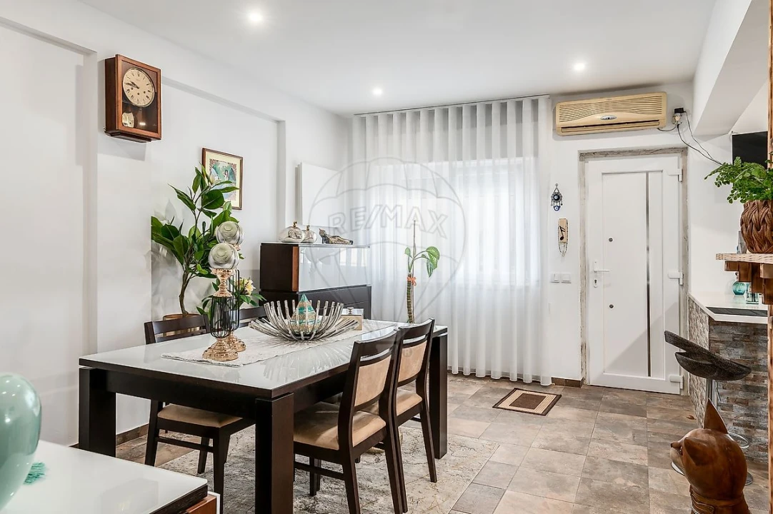 Apartamento T4 para Venda em Pinhal Novo Foto 6