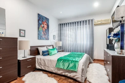 Apartamento T4 para Venda em Pinhal Novo