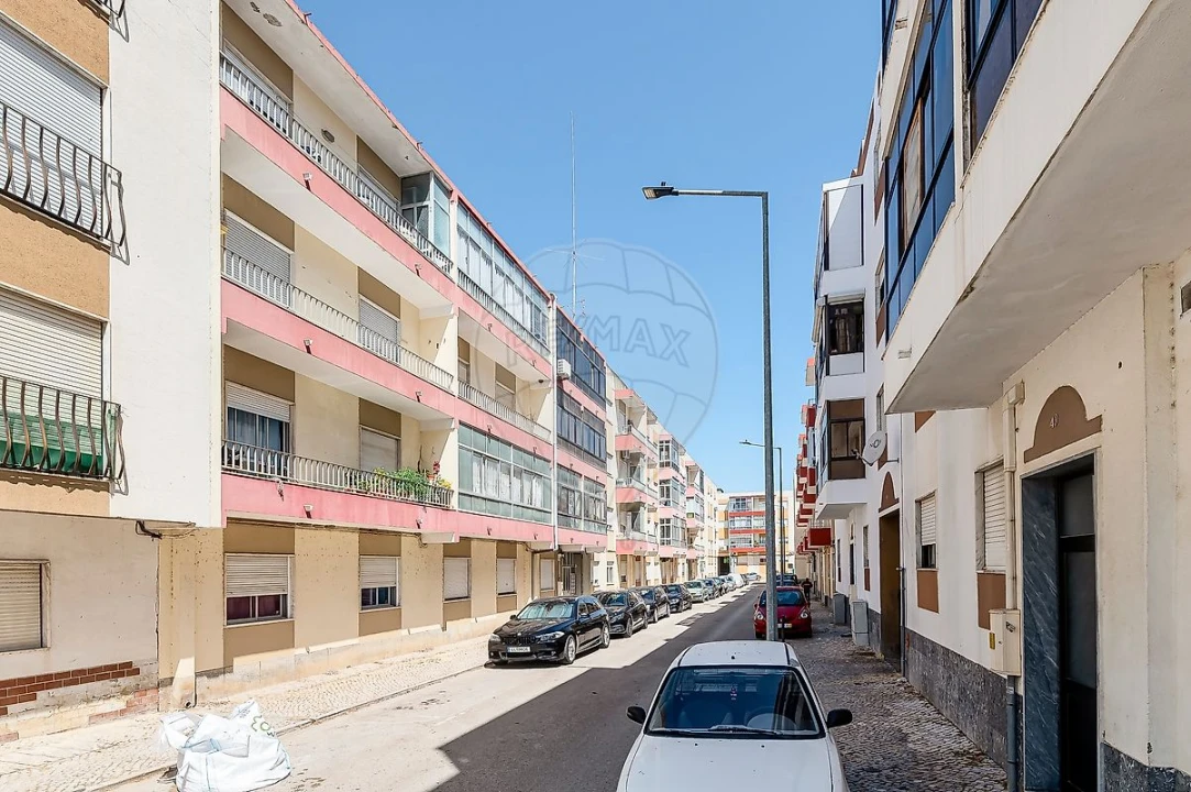 Apartamento T4 para Venda em Pinhal Novo Foto 36