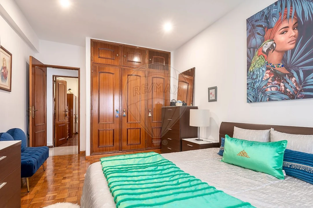 Apartamento T4 para Venda em Pinhal Novo Foto 29