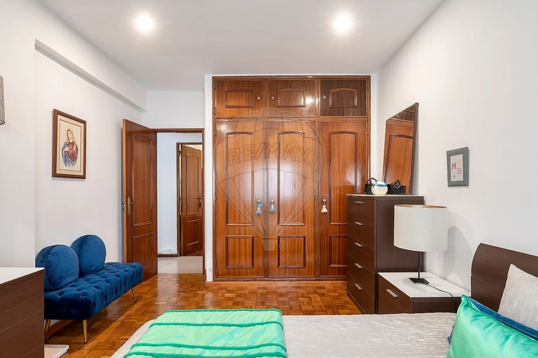 Apartamento T4 para Venda em Pinhal Novo Foto 27