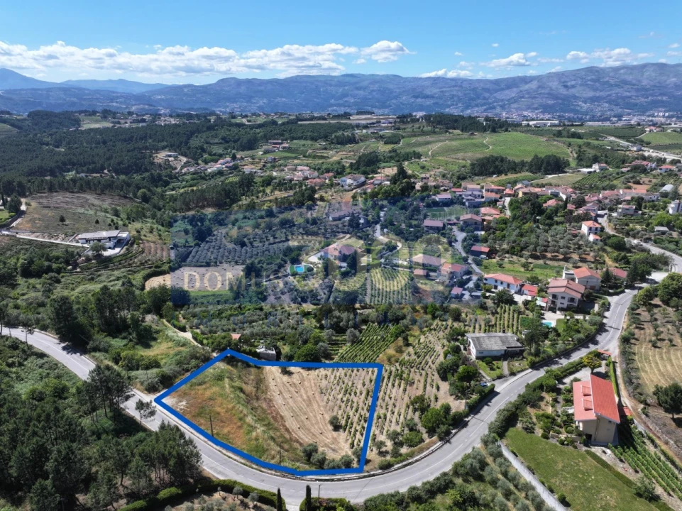Terreno para Venda em Folhadela Foto 3