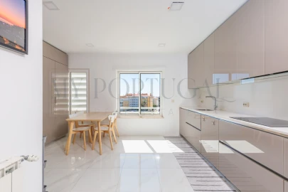 Apartamento T3 para Arrendamento em Carcavelos e Parede