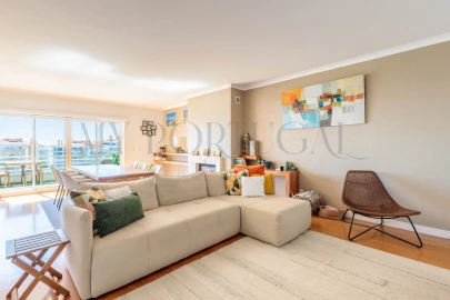 Apartamento T3 para Arrendamento em Carcavelos e Parede
