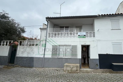 Moradia T4 para Venda em Monfortinho e Salvaterra do Extremo