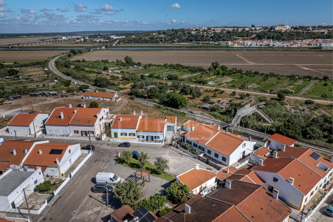 Moradia T4 para Venda em Santa Maria do Castelo e Santiago e Santa Susana Foto 23