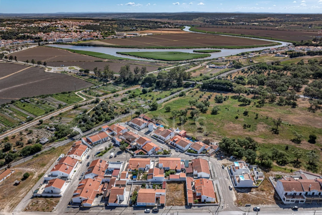 Moradia T4 para Venda em Santa Maria do Castelo e Santiago e Santa Susana Foto 26