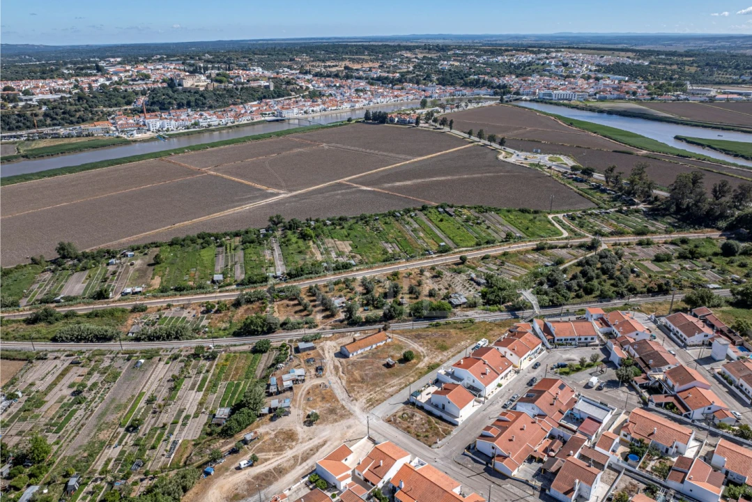 Moradia T4 para Venda em Santa Maria do Castelo e Santiago e Santa Susana Foto 27
