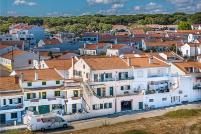 Moradia T4 para Venda em Santa Maria do Castelo e Santiago e Santa Susana