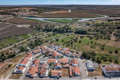 Moradia T4 para Venda em Santa Maria do Castelo e Santiago e Santa Susana
