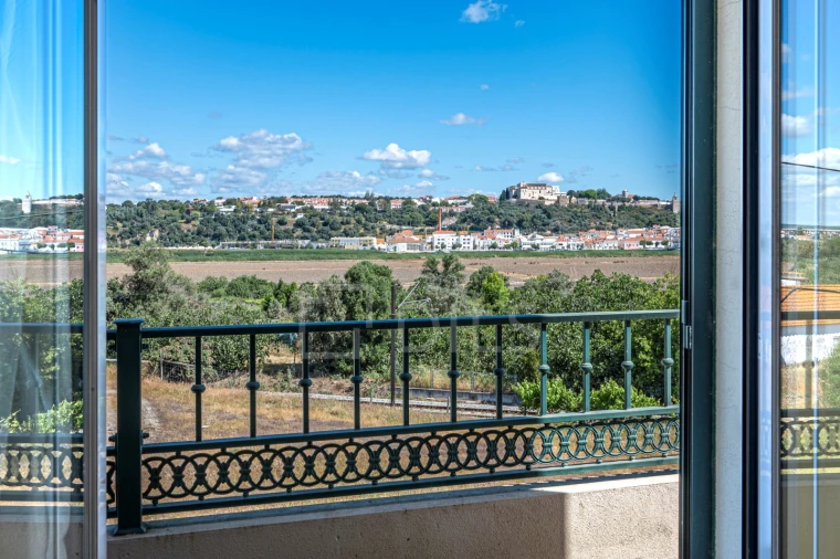 Moradia T4 para Venda em Santa Maria do Castelo e Santiago e Santa Susana