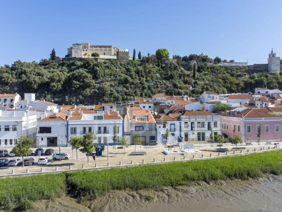 Prédio para Venda em Santa Maria do Castelo e Santiago e Santa Susana Foto 11