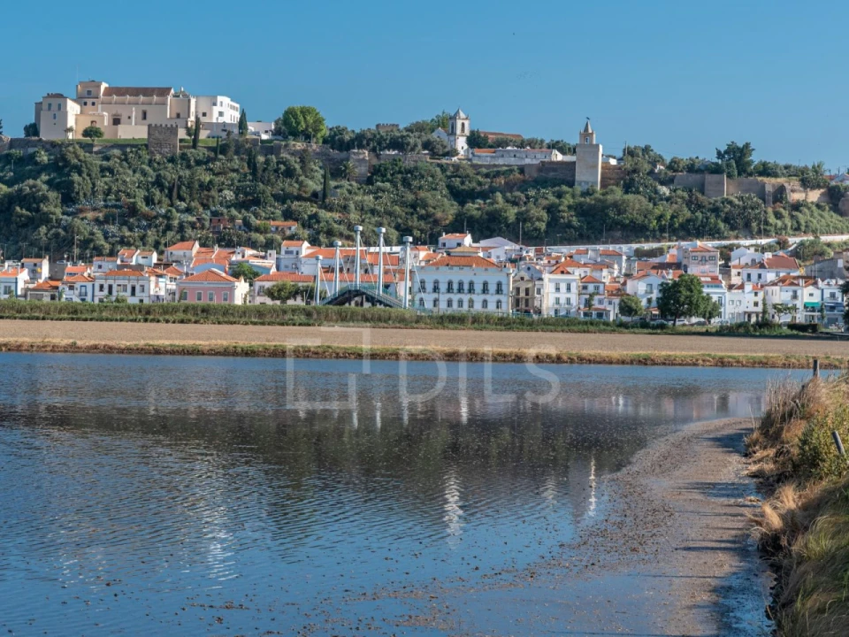 Prédio para Venda em Santa Maria do Castelo e Santiago e Santa Susana Foto 15