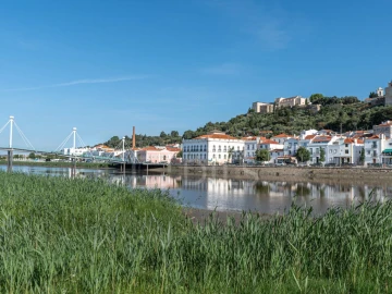 Prédio para Venda em Santa Maria do Castelo e Santiago e Santa Susana