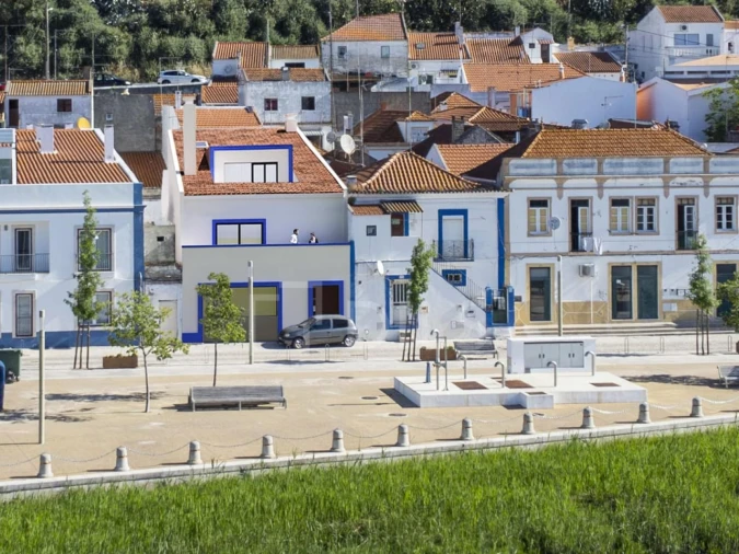 Prédio para Venda em Santa Maria do Castelo e Santiago e Santa Susana Foto 10